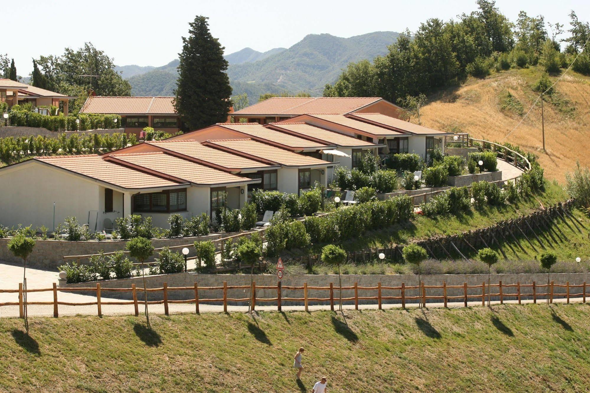 Antico Borgo I Cancelli 팔라쭐로술세뇨 외부 사진